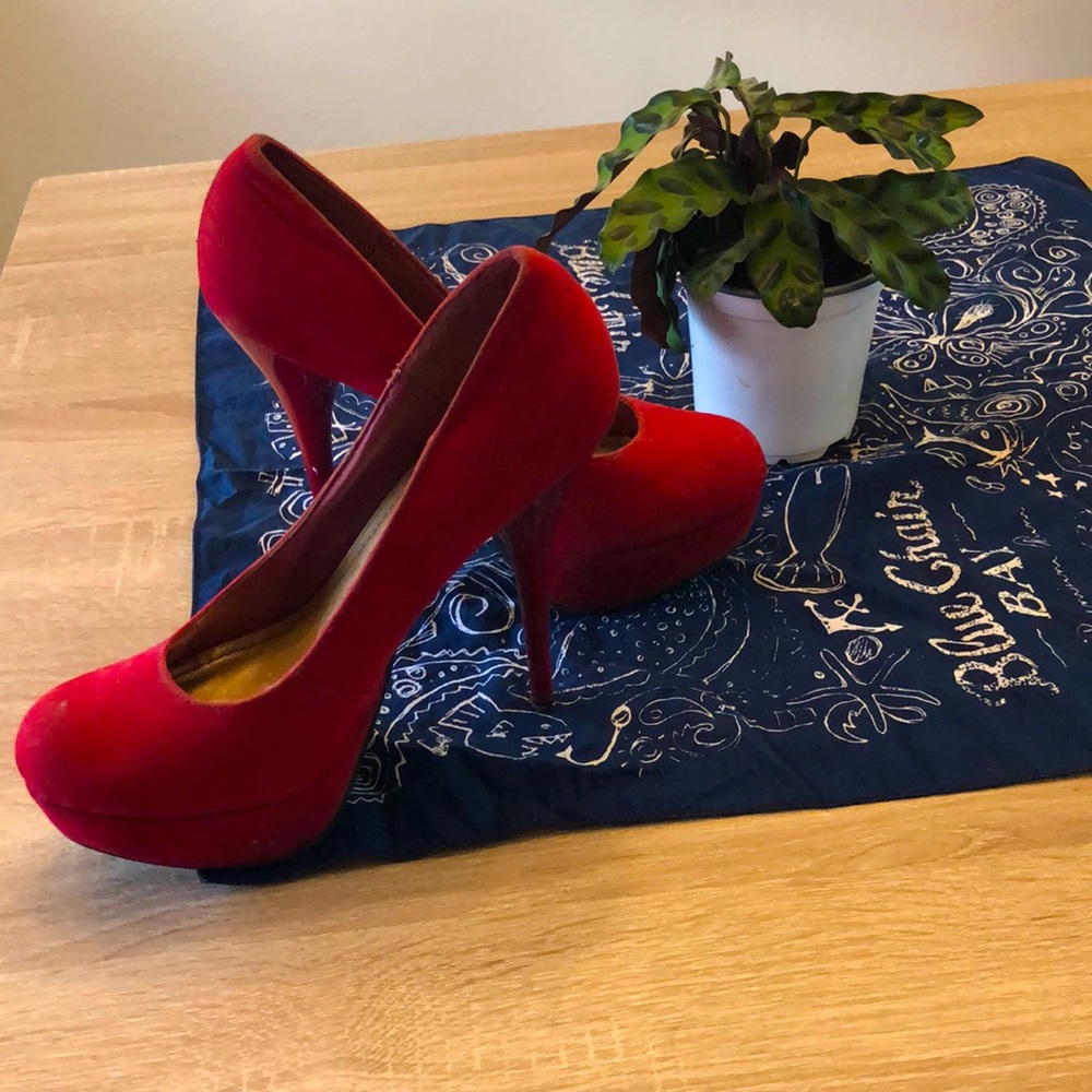 Bright red BAMBOO platform stilettos 👠